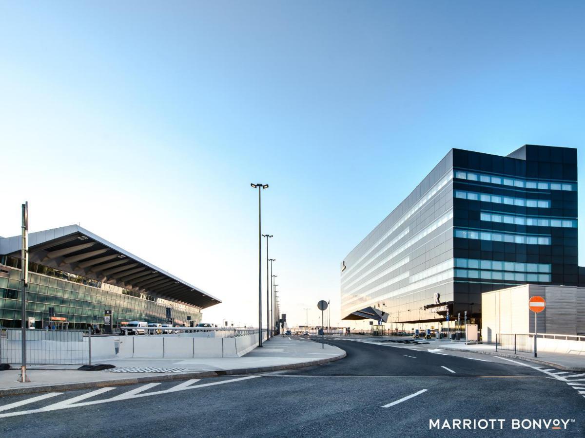 Renaissance Warsaw Airport Hotel Dış mekan fotoğraf